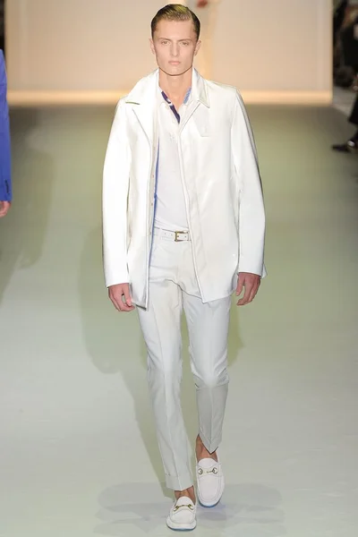 Look 29